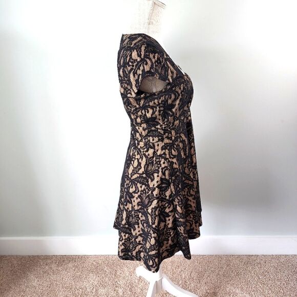 HEART SOUL WOMEN'S LACE OPEN BACK DRESS SIZE MEDIUM - Picture 3 of 9